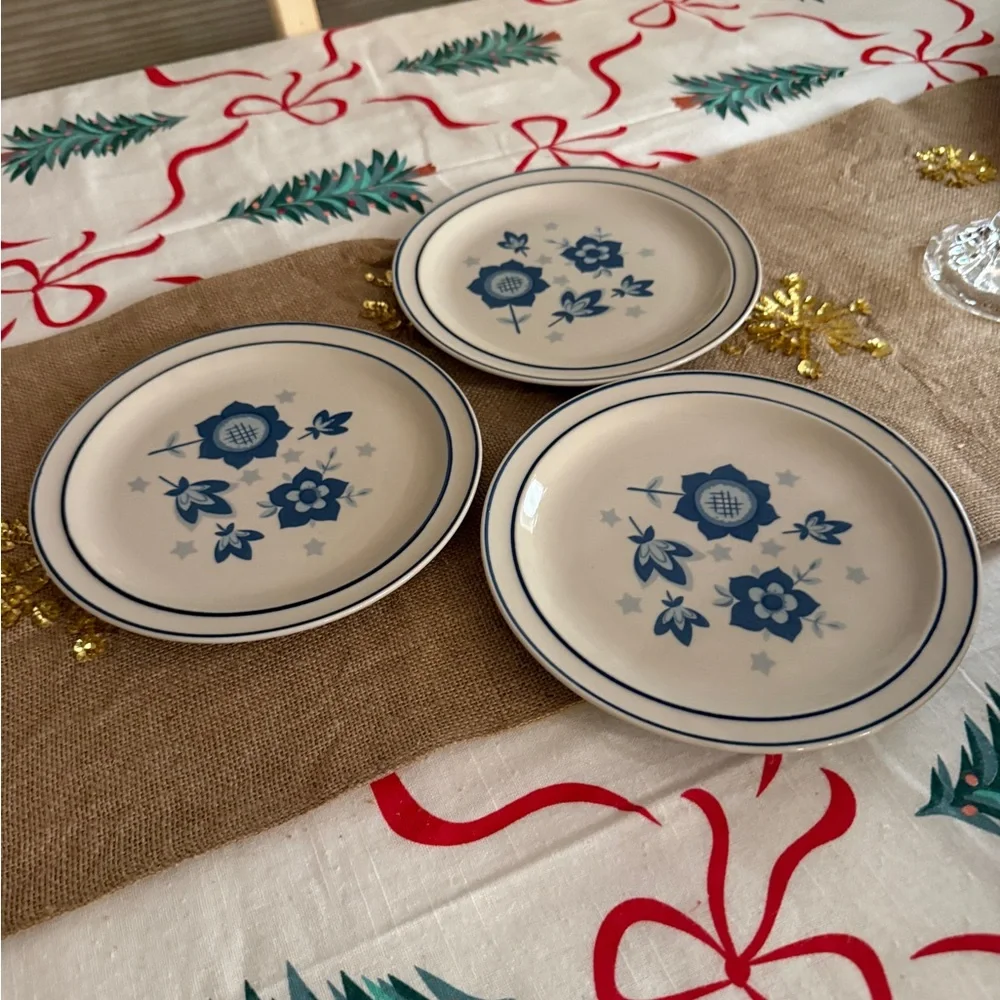 Daekor Designs Tudor Blue Stoneware Salad/Dessert Plates, Cottagecore Set of 3